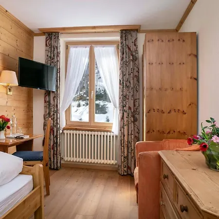 Alpenbad Bad Serneus
