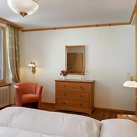 Hotell Bad Serneus 3*